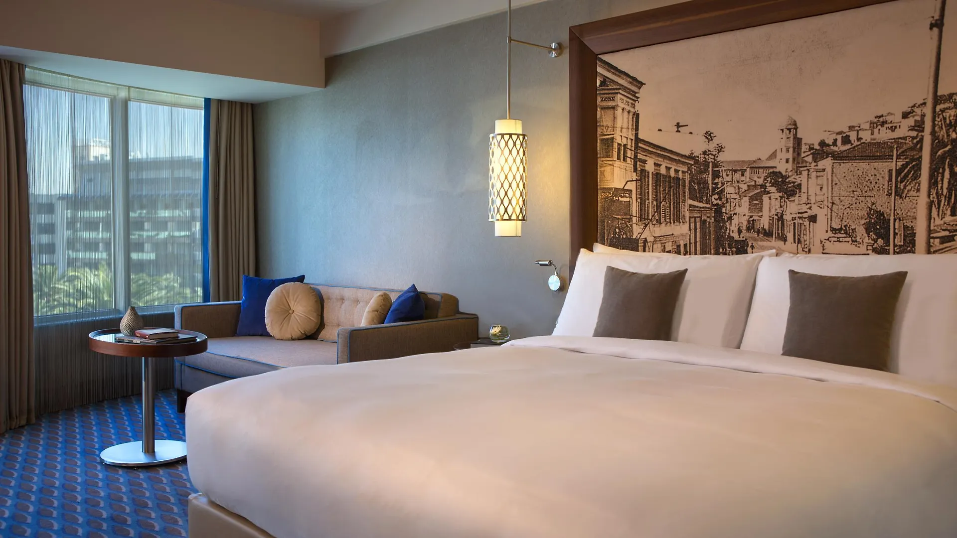 Renaissance Izmir Hotel 5*,