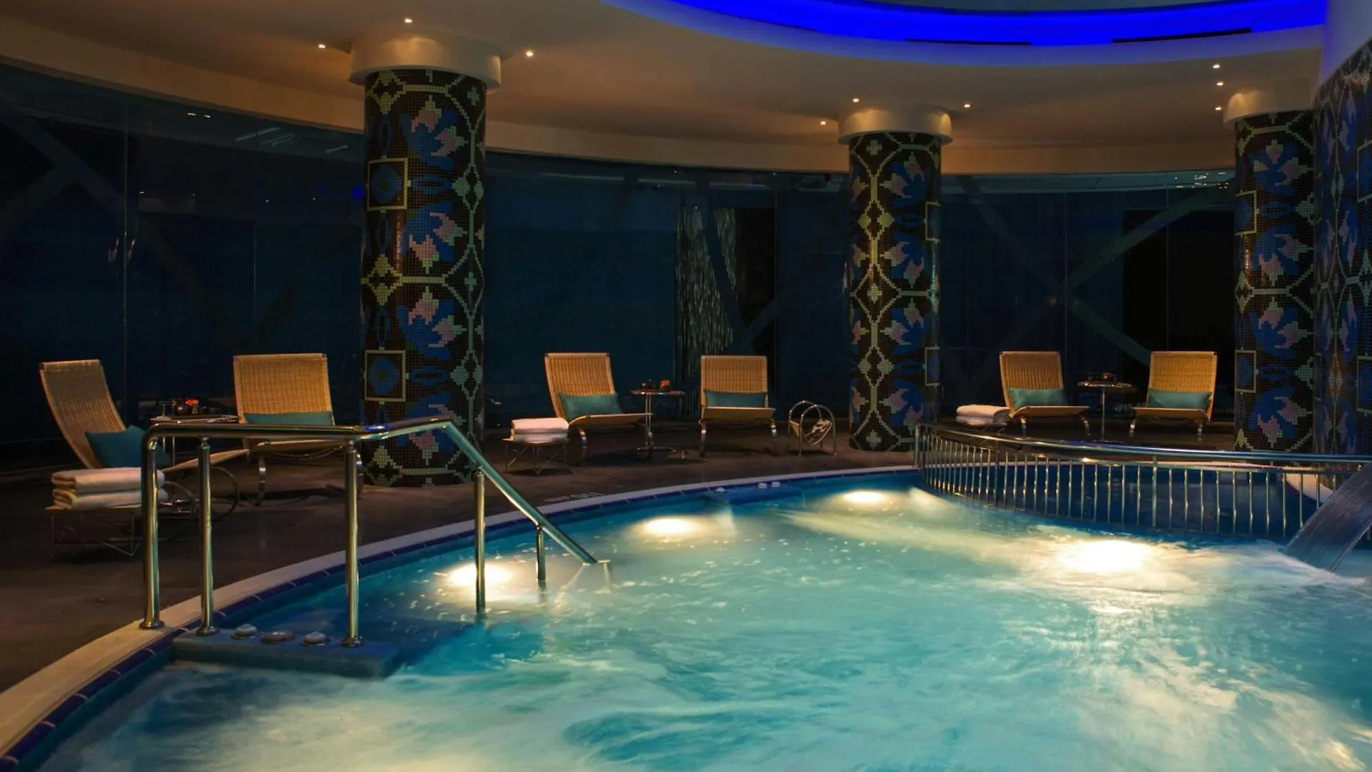 Renaissance Izmir Hotel
